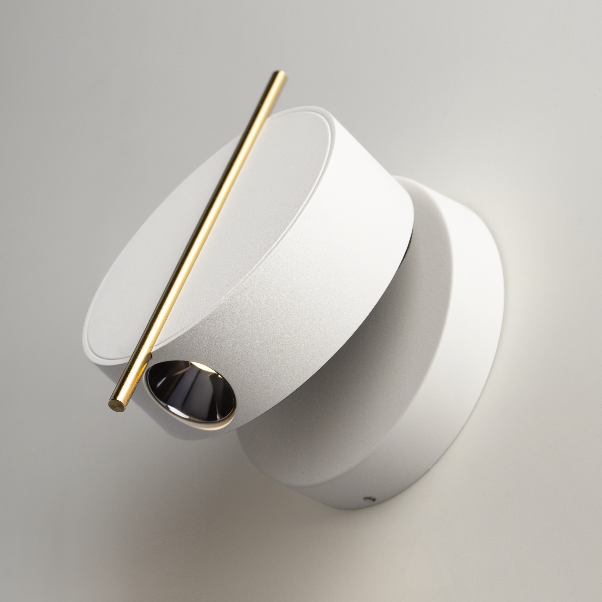 Zidna svjetiljka Maytoni Nuance – White and brass – MOD180WL-L4W3K1 Funkcionalne